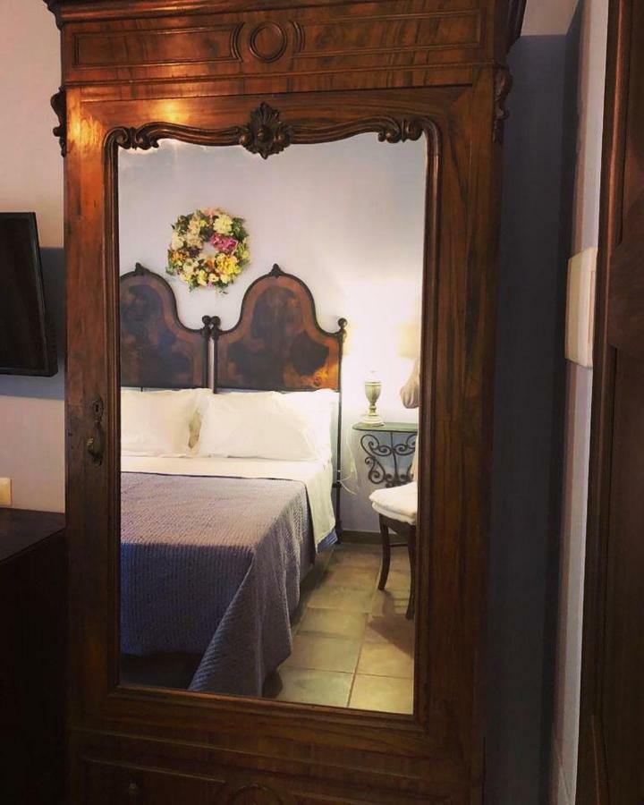 Le Stanze Del Borgo Hotel Nettuno Luaran gambar